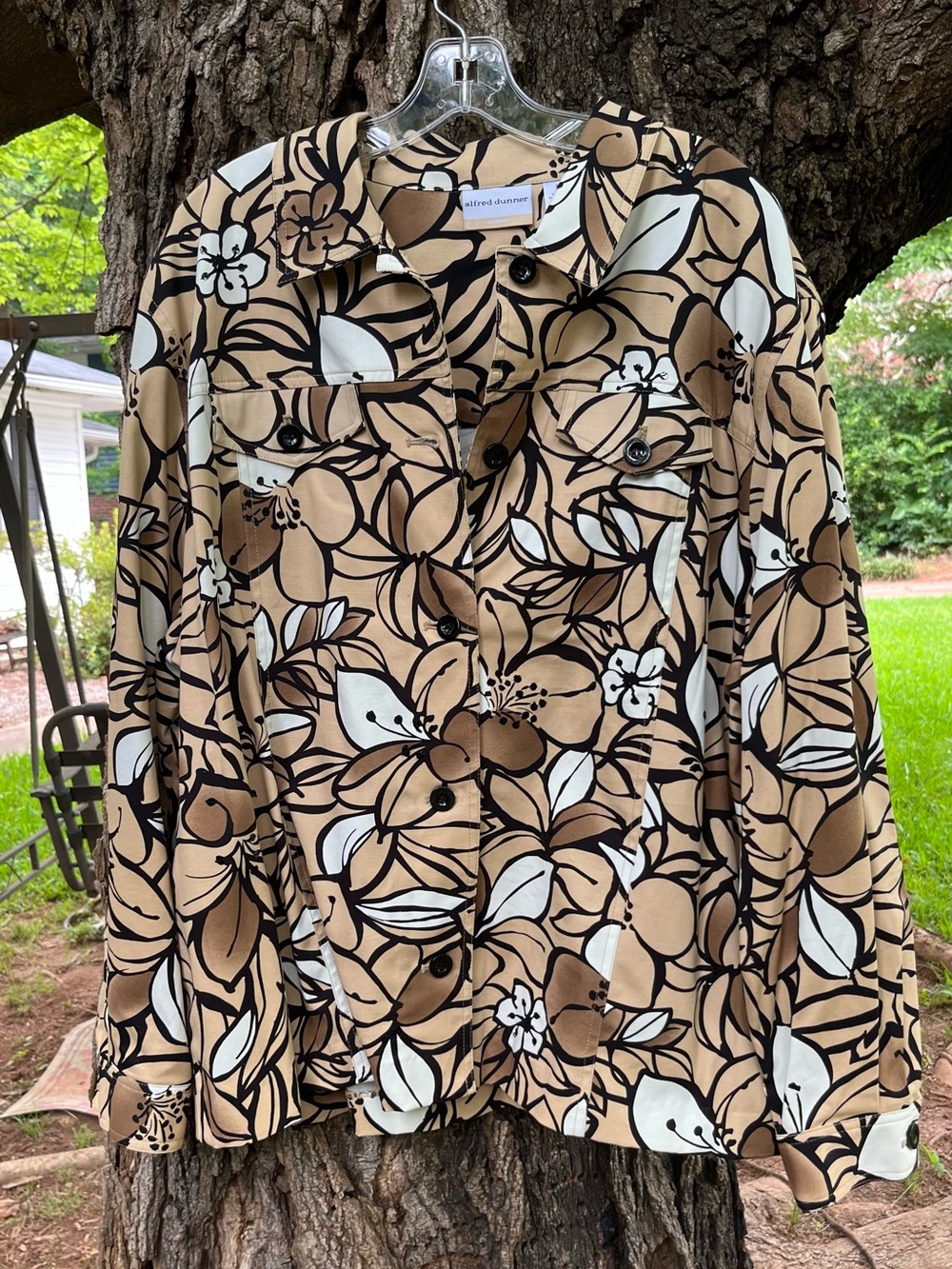 Alfred Dunner Tan & Black Floral Button-Up light. Weight jacket 22W